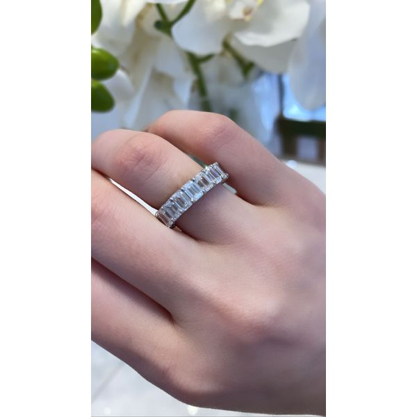 .40 Emerald Cut Diamond Eternity Band Image 2 Mollys Jewelers Brooklyn, NY