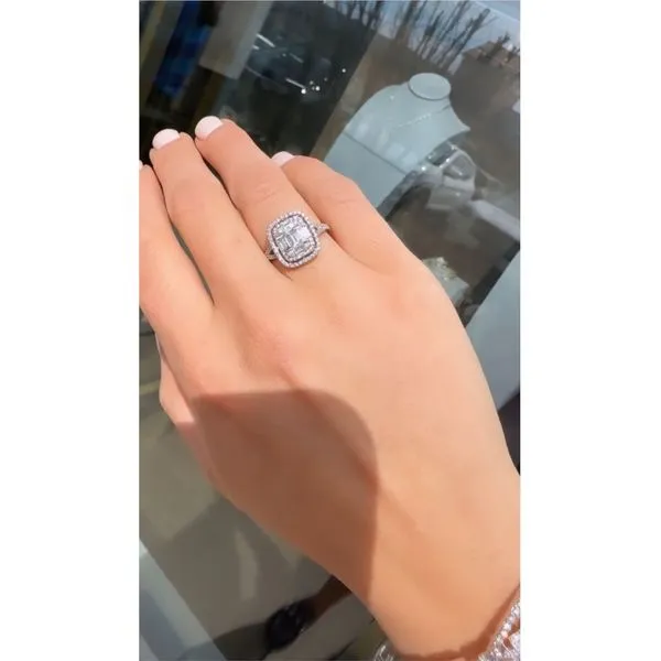 Diamond Ring Image 4 Mollys Jewelers Brooklyn, NY