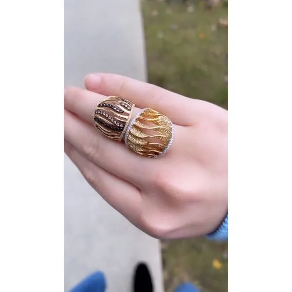 18Kt Yellow Gold Swirl Diamond Ring – 1.52 Ct Image 4 Mollys Jewelers Brooklyn, NY