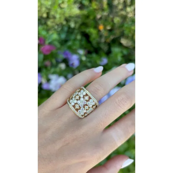 Elegant 14Kt Yellow Gold Diamond Ring – 3.2 Carats Floral Design Image 3 Mollys Jewelers Brooklyn, NY