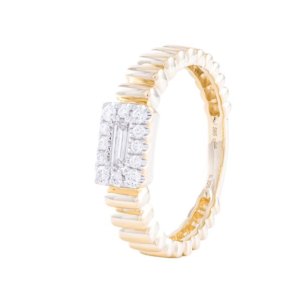 Diamond Ring Mollys Jewelers Brooklyn, NY