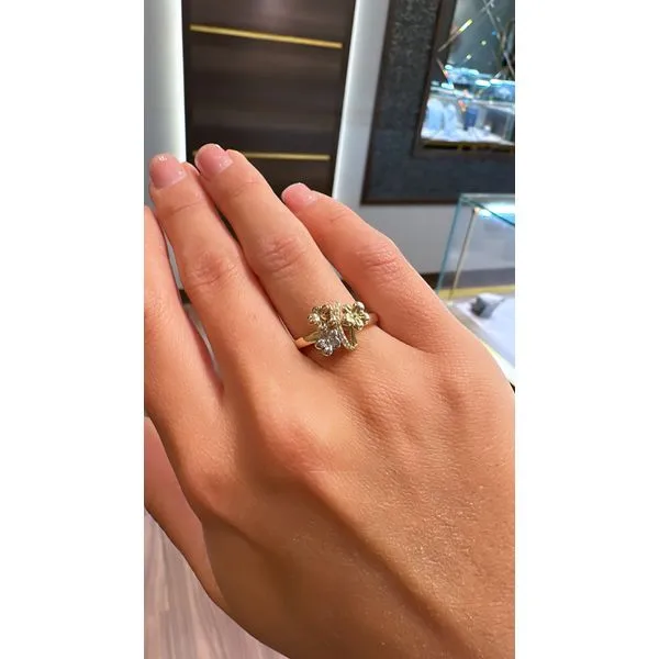 Diamond Ring Mollys Jewelers Brooklyn, NY