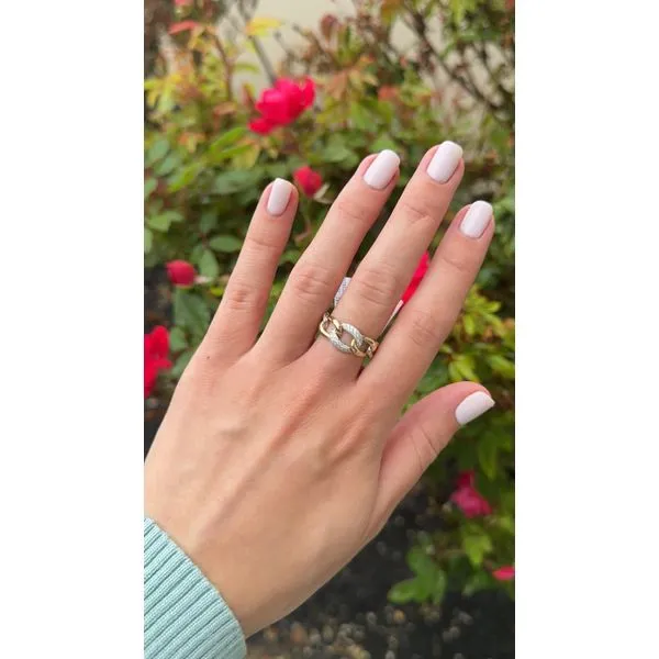 LinkLuxe Two-Tone Gold Chain Diamond Ring | 0.27 TWT Mollys Jewelers Brooklyn, NY