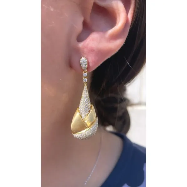 Diamond Earring Image 2 Mollys Jewelers Brooklyn, NY