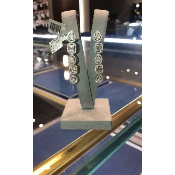 Diamond Earring Image 2 Mollys Jewelers Brooklyn, NY