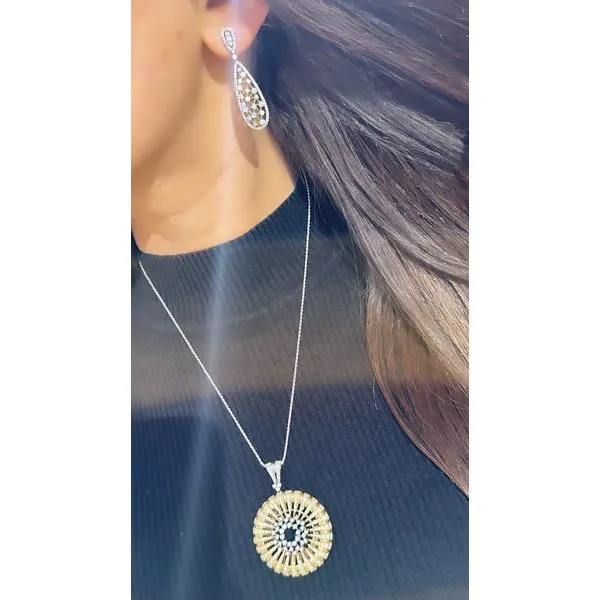 Diamond Earring Image 2 Mollys Jewelers Brooklyn, NY