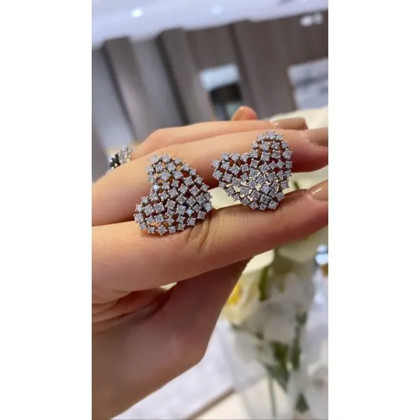Diamond Earring Image 2 Mollys Jewelers Brooklyn, NY