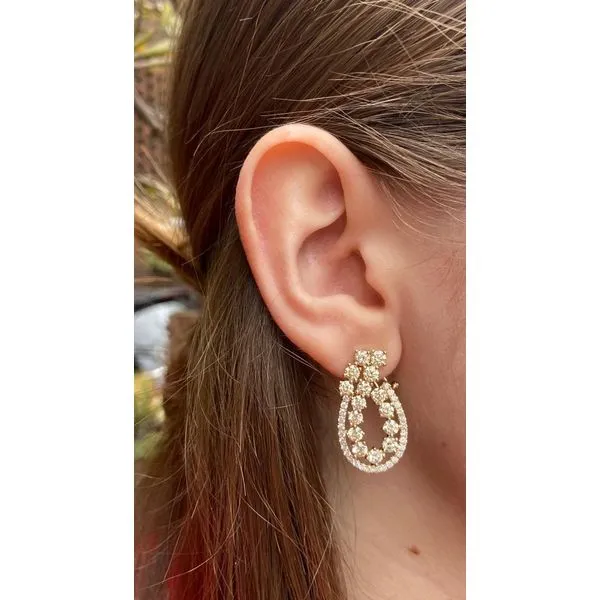 Diamond Earring Image 2 Mollys Jewelers Brooklyn, NY