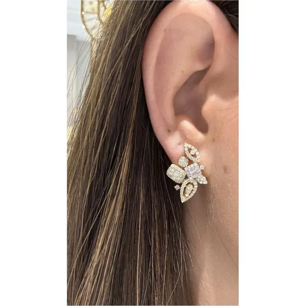 Diamond Earring Mollys Jewelers Brooklyn, NY