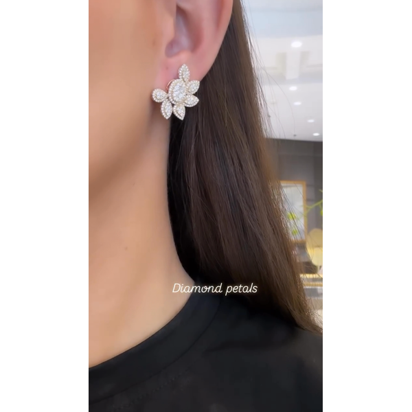 Diamond Earring Image 3 Mollys Jewelers Brooklyn, NY