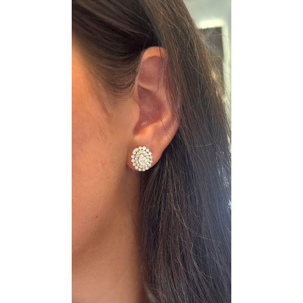 Yellow Gold OvalDiamond Cluster Earrings Image 3 Mollys Jewelers Brooklyn, NY