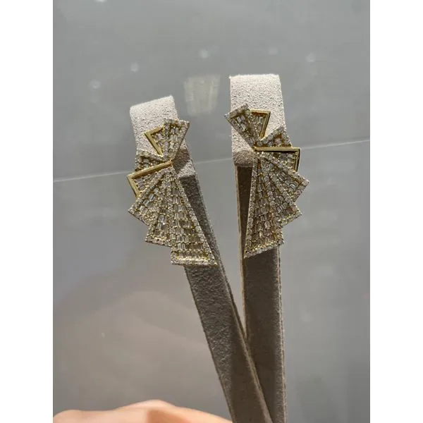 Diamond Earring Image 2 Mollys Jewelers Brooklyn, NY