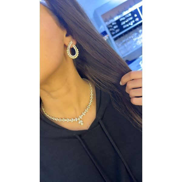 Two-Tone LeafLuxe Diamond Necklace with 7.64 Carats Image 3 Mollys Jewelers Brooklyn, NY