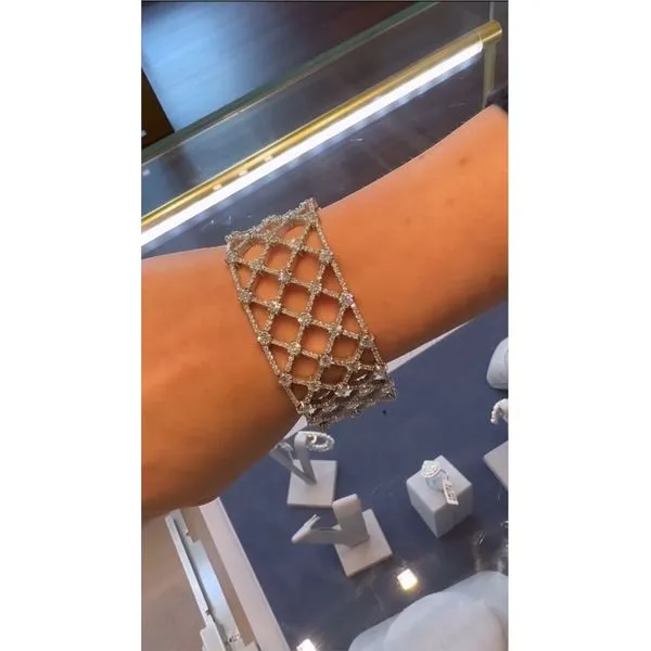 Diamond Bracelet Image 4 Mollys Jewelers Brooklyn, NY