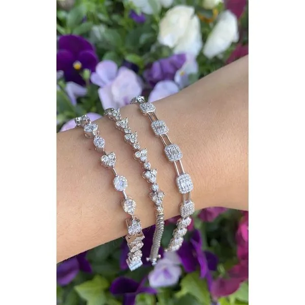 Diamond Bracelet Image 4 Mollys Jewelers Brooklyn, NY