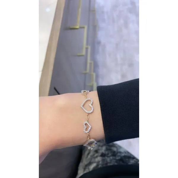 Diamond Bracelet Image 3 Mollys Jewelers Brooklyn, NY