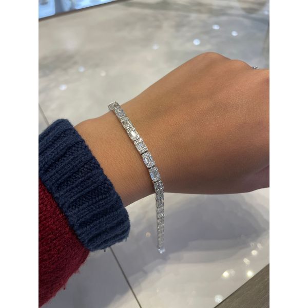 White Gold Emerald-Cut Diamond Tennis Bracelet 5.7ctw Image 2 Mollys Jewelers Brooklyn, NY