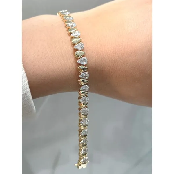 Diamond Bracelet Image 2 Mollys Jewelers Brooklyn, NY