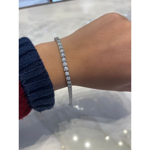 Classic Illusion-Set Diamond Tennis Bracelet Image 2 Mollys Jewelers Brooklyn, NY