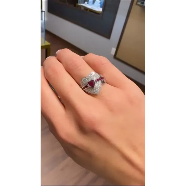 Color stone Ring Image 2 Mollys Jewelers Brooklyn, NY