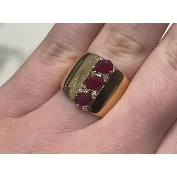 Color stone Ring Image 2 Mollys Jewelers Brooklyn, NY
