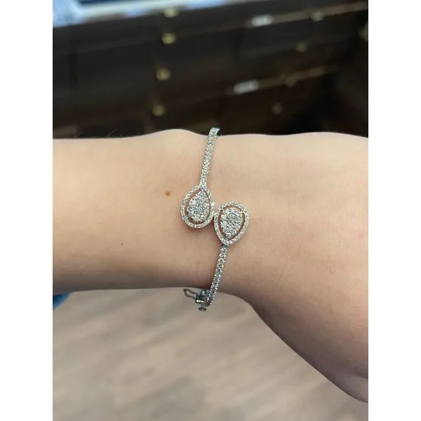 Bangle Image 2 Mollys Jewelers Brooklyn, NY