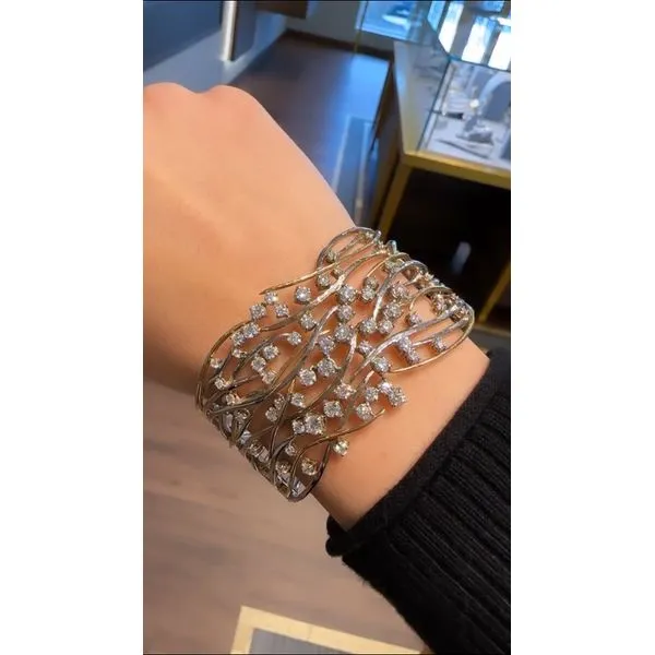 Bangle Image 4 Mollys Jewelers Brooklyn, NY