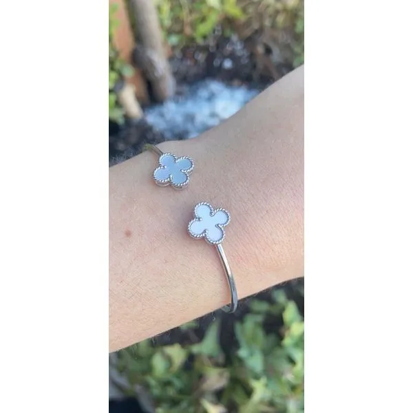 Bangle Mollys Jewelers Brooklyn, NY