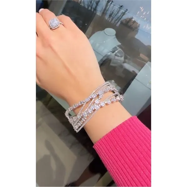 Bangle Mollys Jewelers Brooklyn, NY