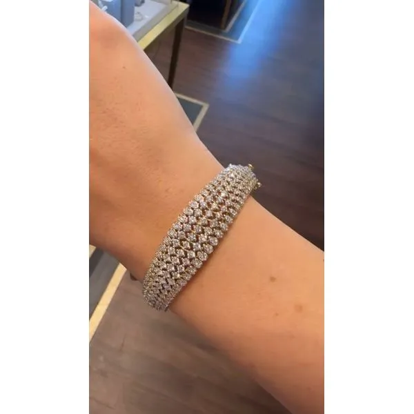 Bangle Image 3 Mollys Jewelers Brooklyn, NY