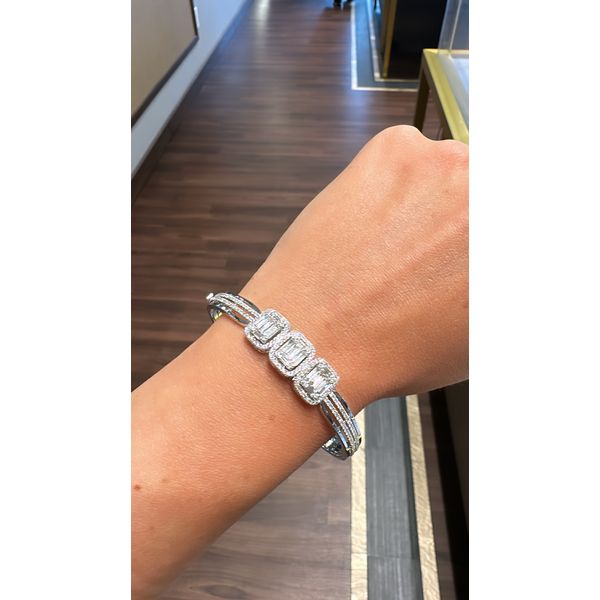 Bangle Image 3 Mollys Jewelers Brooklyn, NY