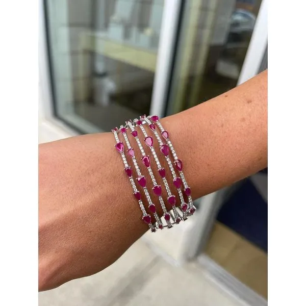 Bangle Mollys Jewelers Brooklyn, NY