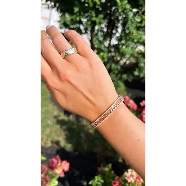 Bangle Mollys Jewelers Brooklyn, NY