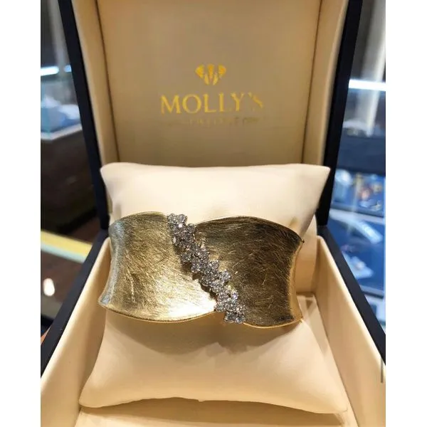 Bangle Image 4 Mollys Jewelers Brooklyn, NY