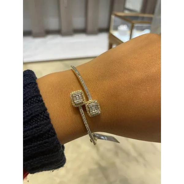 Bangle Mollys Jewelers Brooklyn, NY