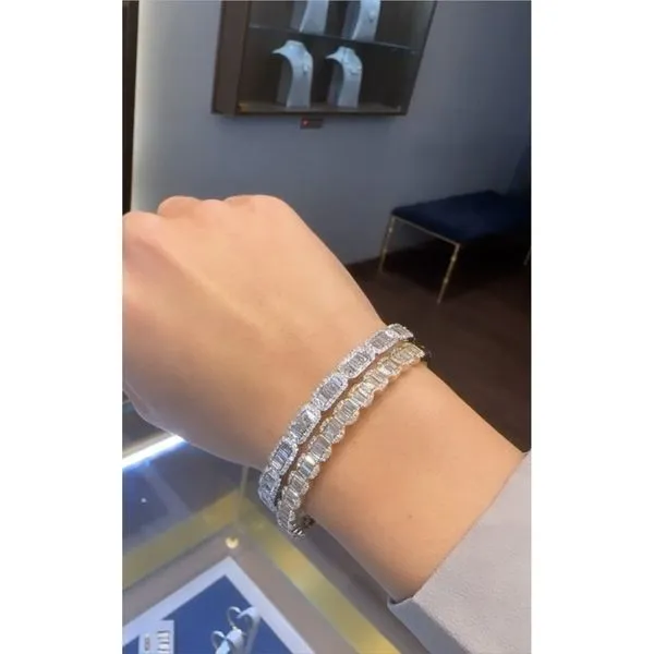Bangle Image 3 Mollys Jewelers Brooklyn, NY