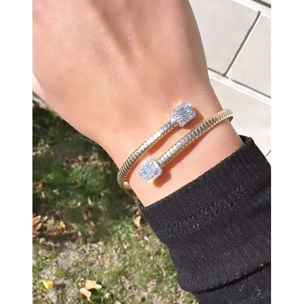 Bangle Mollys Jewelers Brooklyn, NY