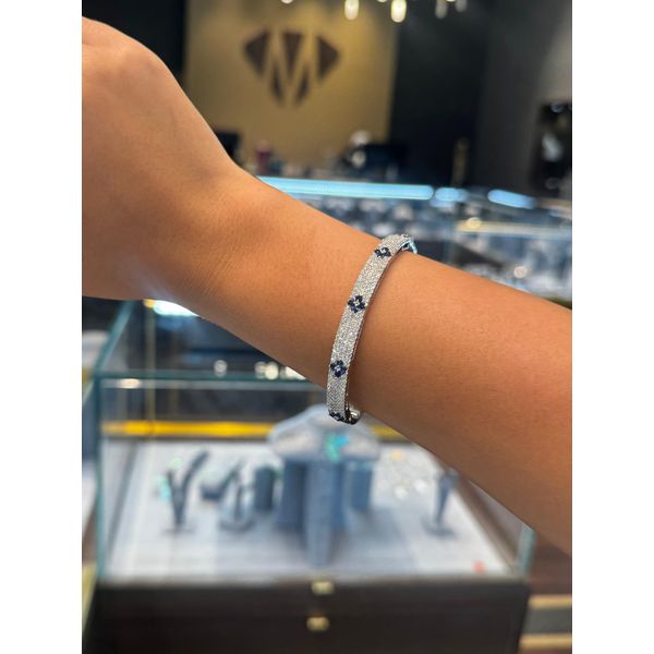 Bangle Image 2 Mollys Jewelers Brooklyn, NY