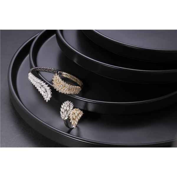 Bangle Image 4 Mollys Jewelers Brooklyn, NY