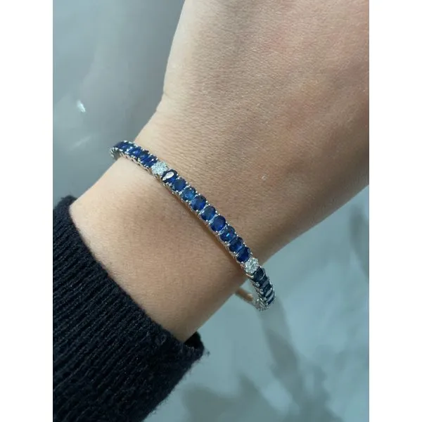 Bangle Image 2 Mollys Jewelers Brooklyn, NY