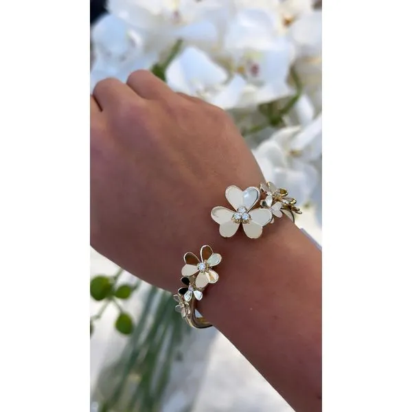 Bangle Mollys Jewelers Brooklyn, NY