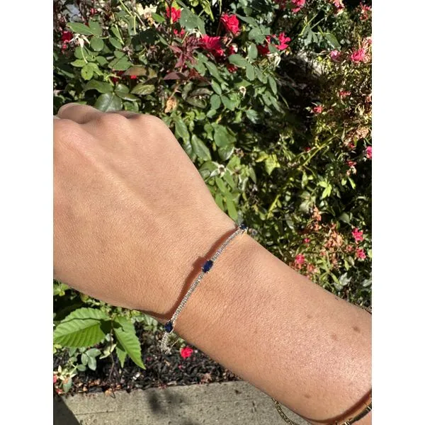 Bangle Mollys Jewelers Brooklyn, NY