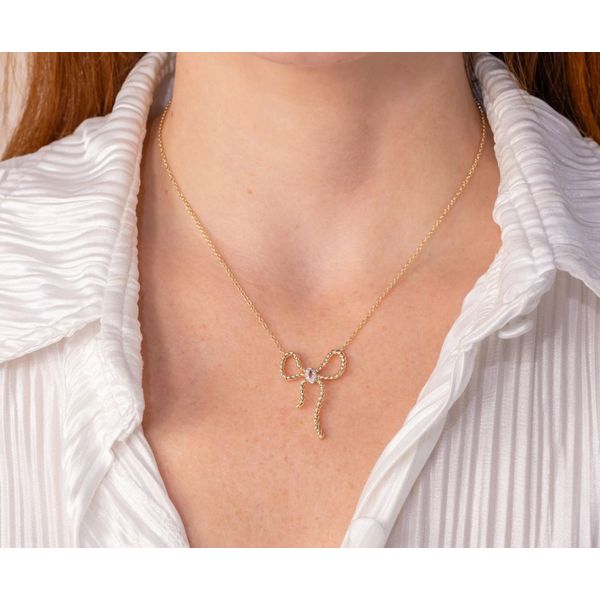 Necklace Image 2 Moore Jewelers Laredo, TX