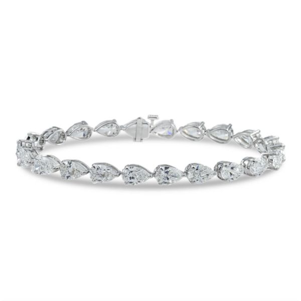 LABGROWN Diamond Bracelet Moore Jewelers Laredo, TX