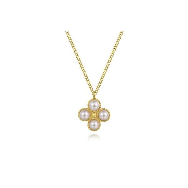 14K Yellow Gold Necklace and Clover Pendant Moore Jewelers Laredo, TX