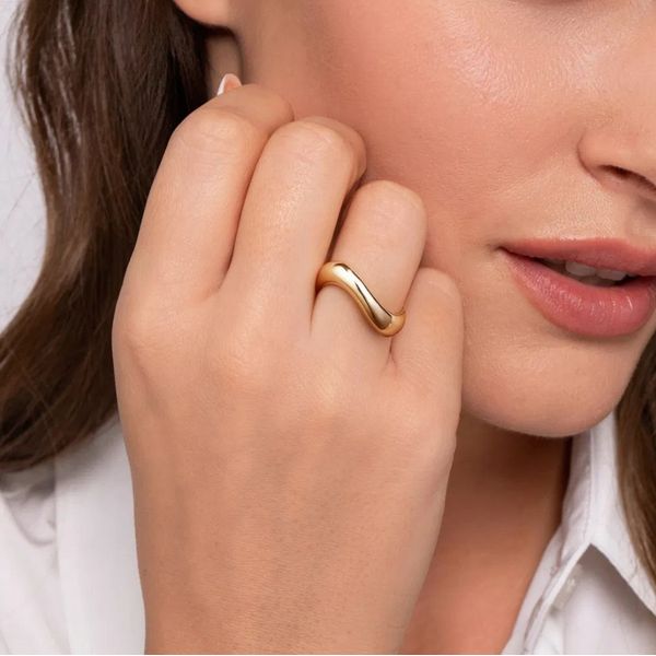 14K Gold Wave Stackable Polished Ring Image 3 Moore Jewelers Laredo, TX
