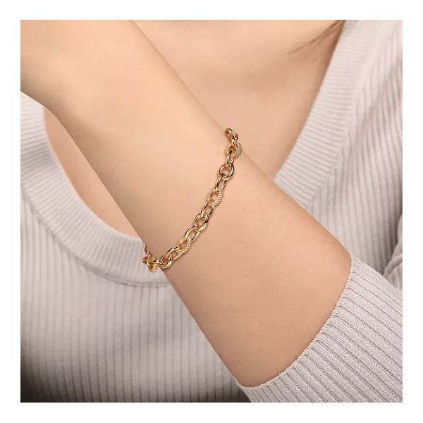 14K Gold Bujukan Link Bracelet Image 3 Moore Jewelers Laredo, TX