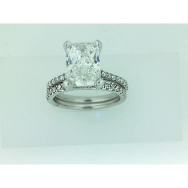 14Kt White Gold Radiant Lab Grown Diamond Engagement Ring Morgan's Jewelers Winona, MN