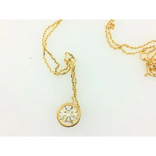 18 14Kt Yellow Gold Lab Diamond Pendant