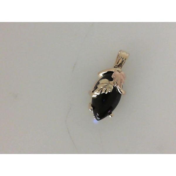 10K Yellow Gold Onyx Pendant Morgan's Jewelers Winona, MN